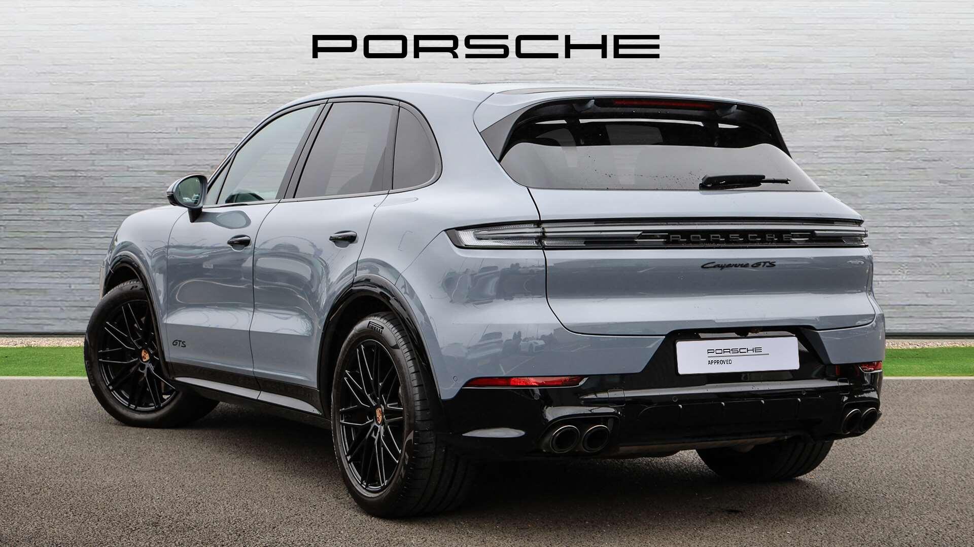 Porsche Cayenne view 4