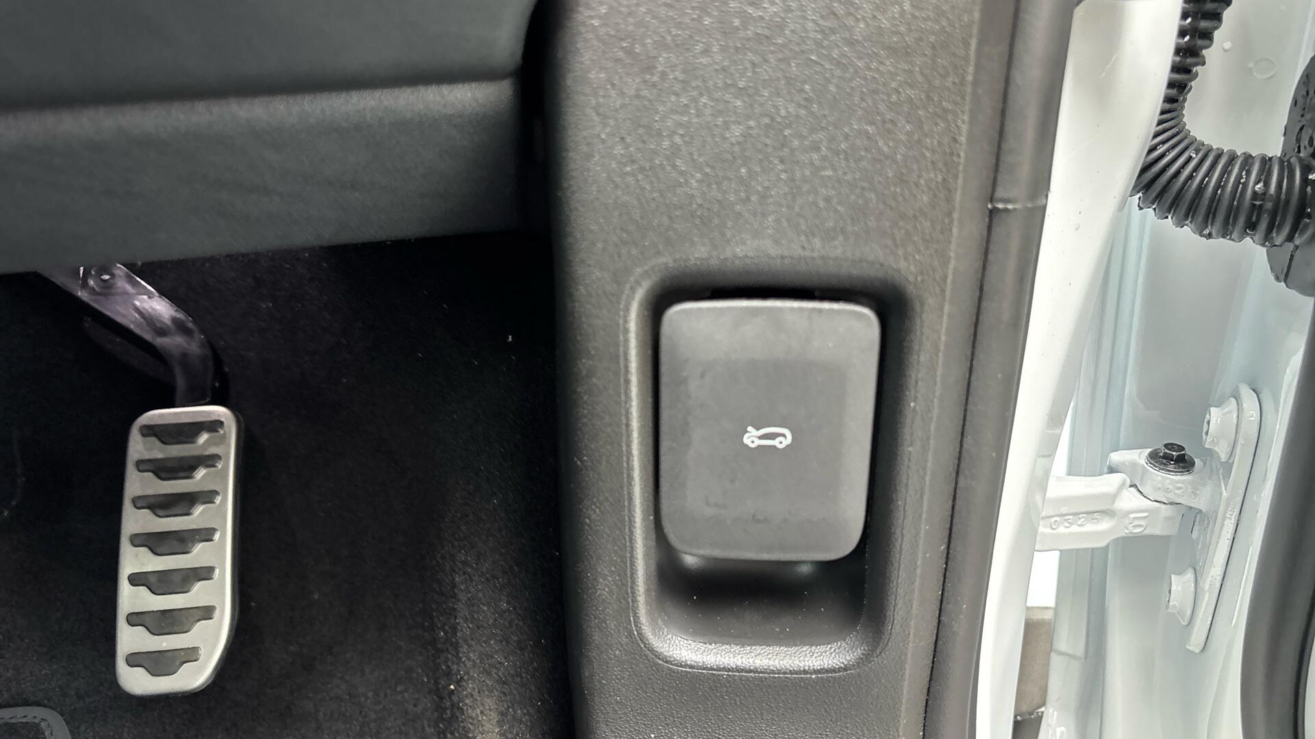 Land Rover Range Rover Evoque view 36