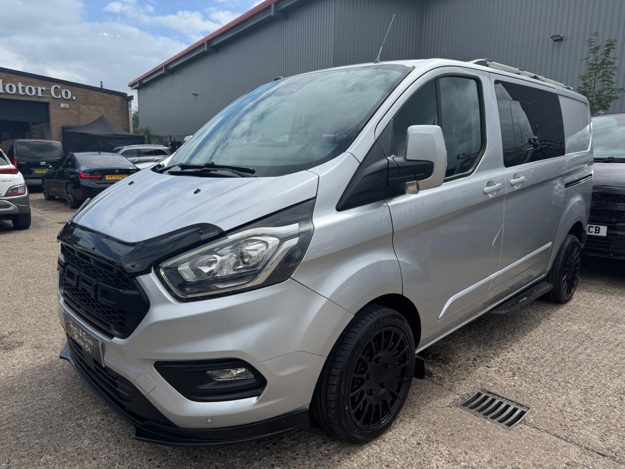 Ford Transit Custom view 3