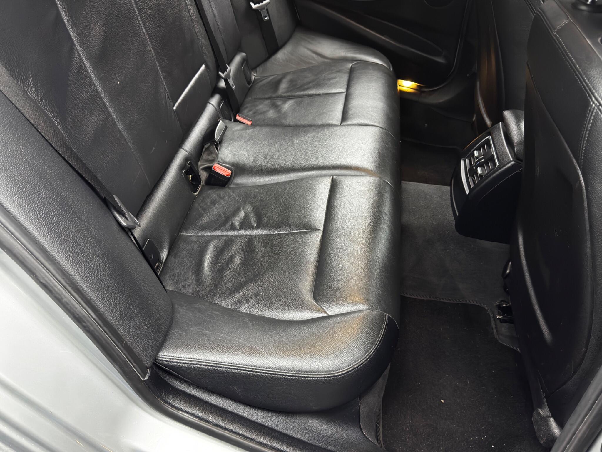 BMW 3 Series view 16