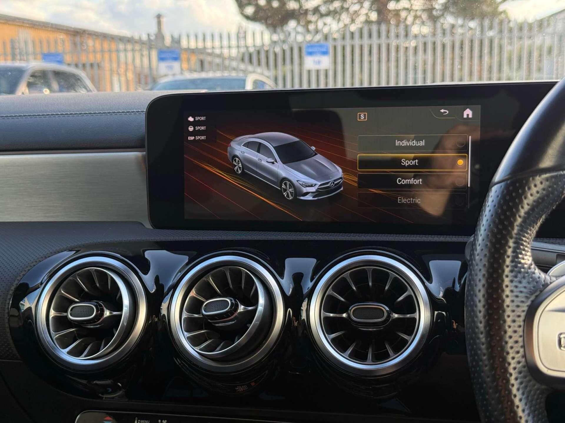 Mercedes-Benz Cla view 77