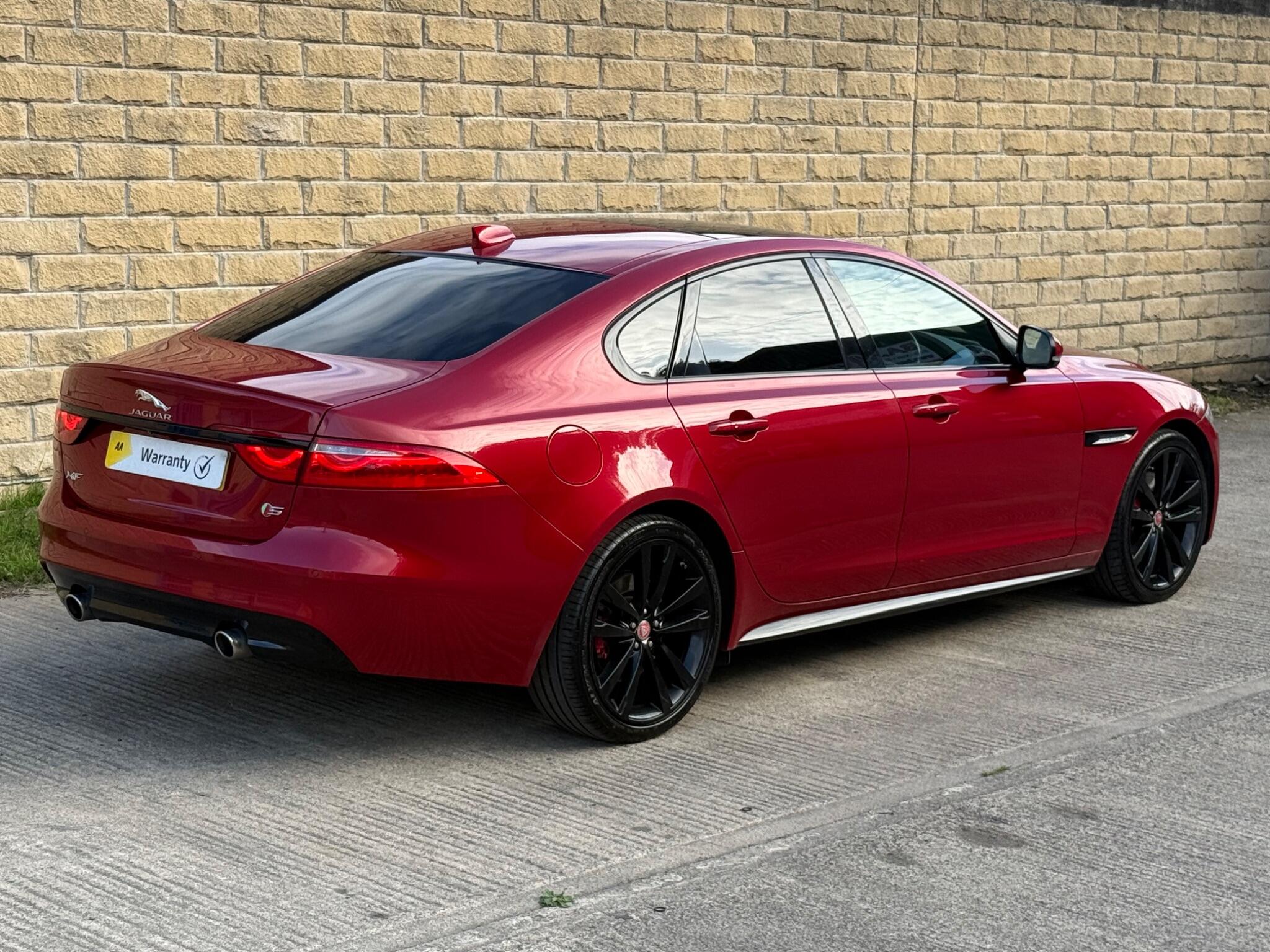 Jaguar XF view 7