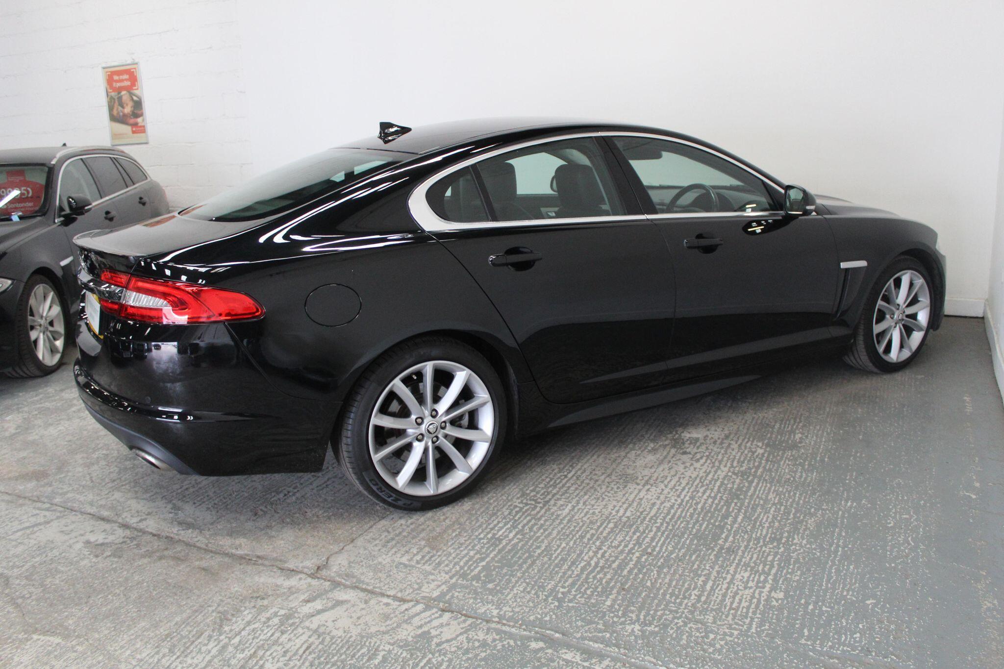 Jaguar XF view 11