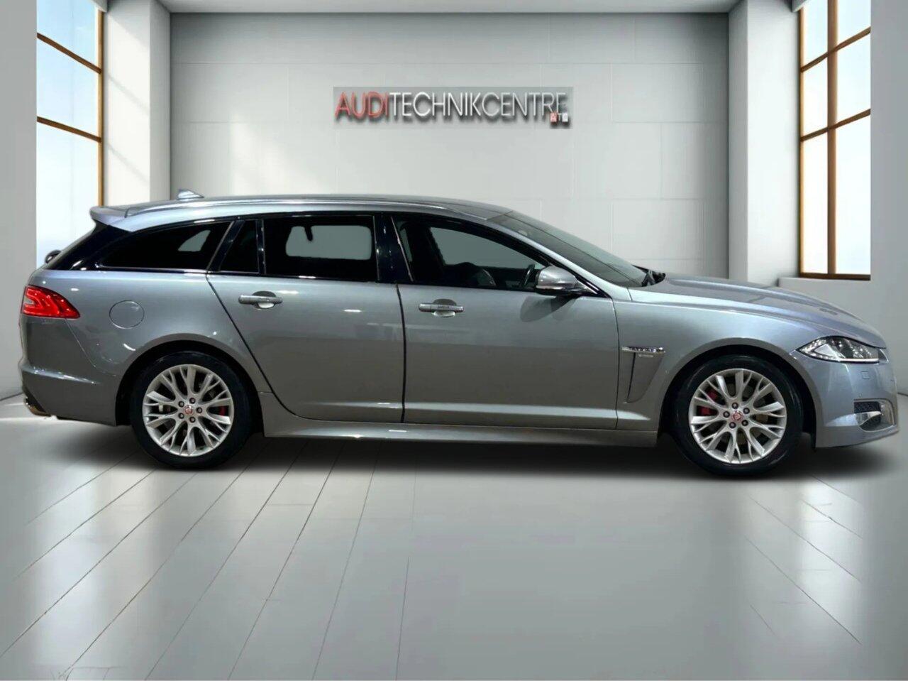 Jaguar XF view 7