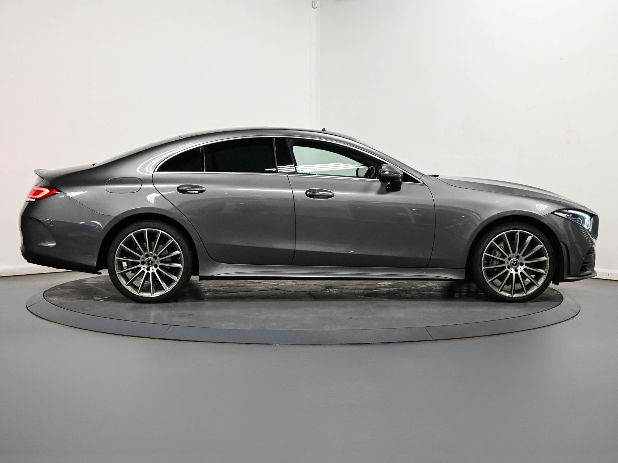 Mercedes-Benz CLS view 26