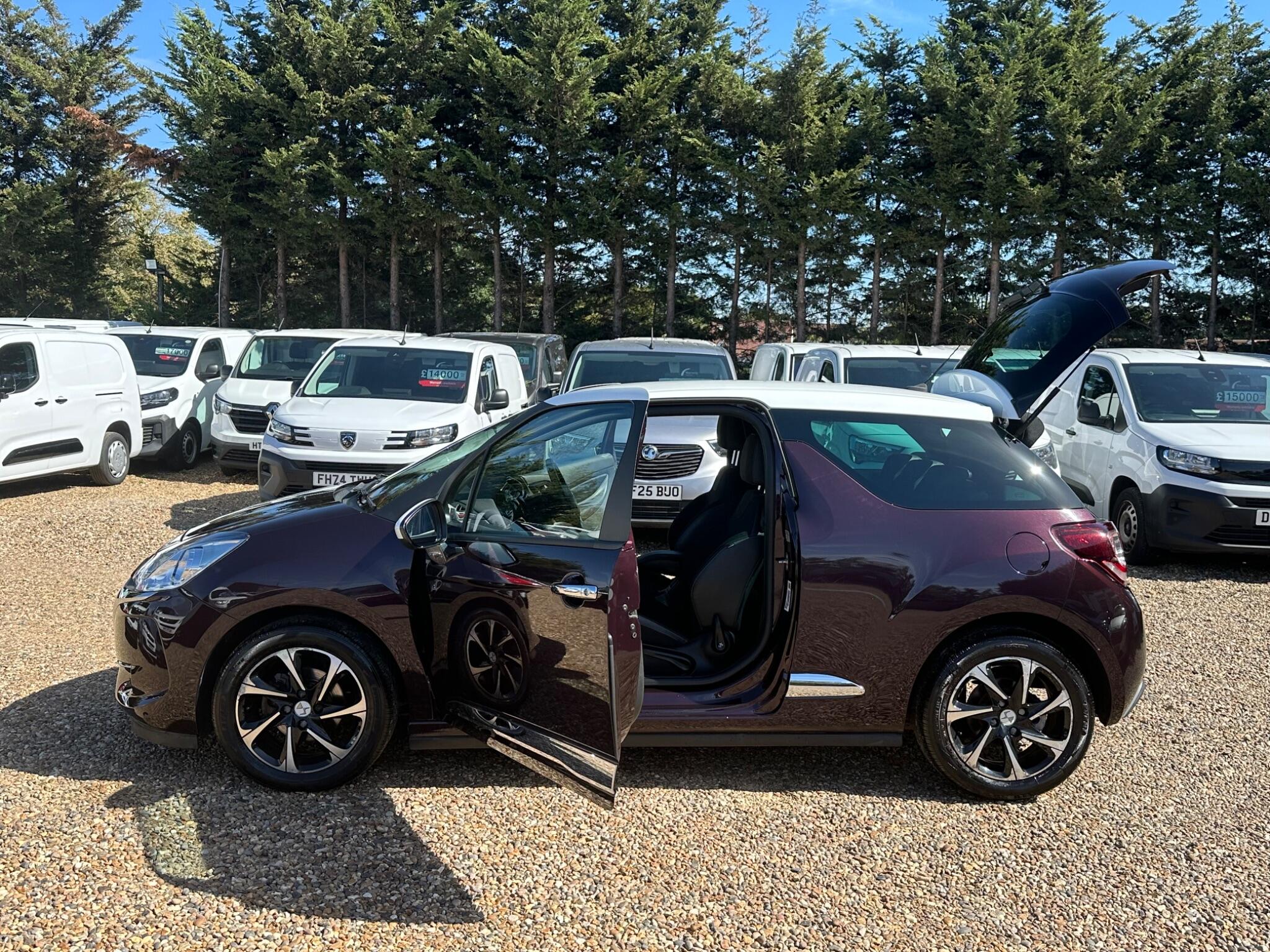 DS Automobiles DS 3 view 19