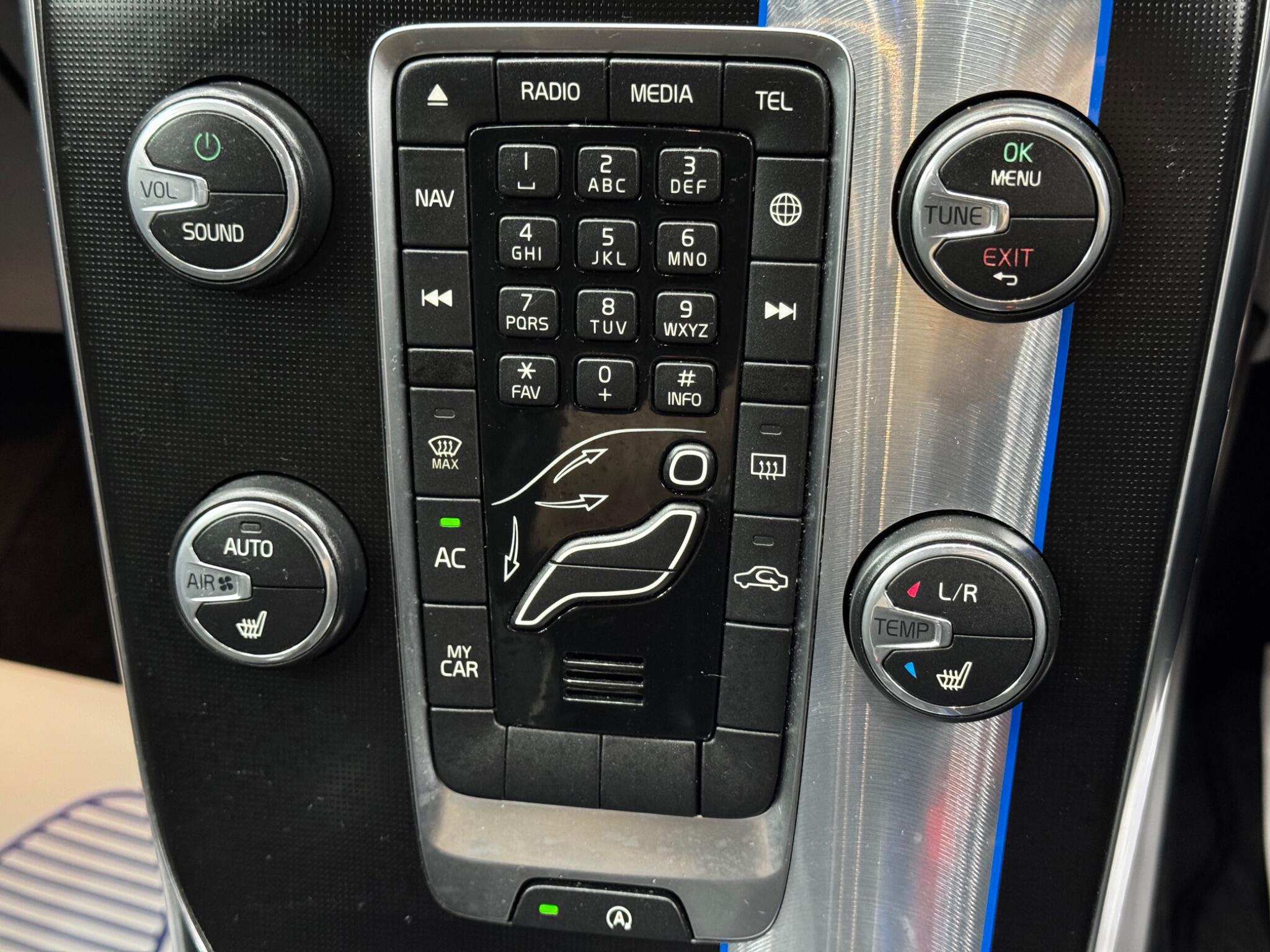 Volvo V40 view 27