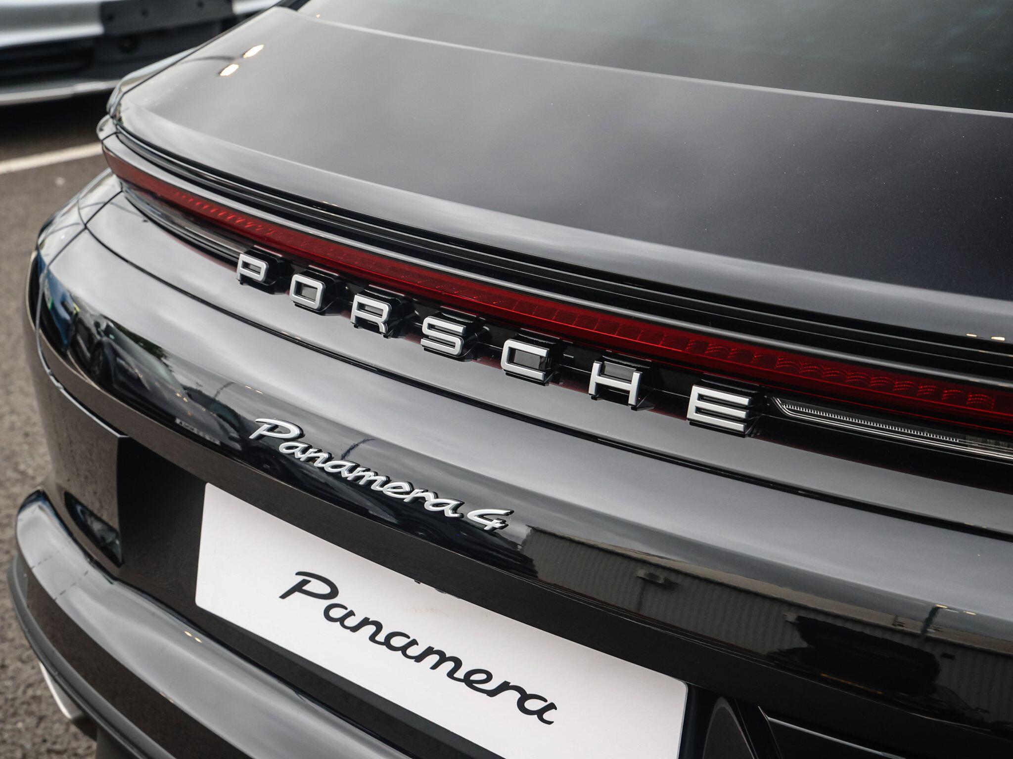 Porsche Panamera view 28