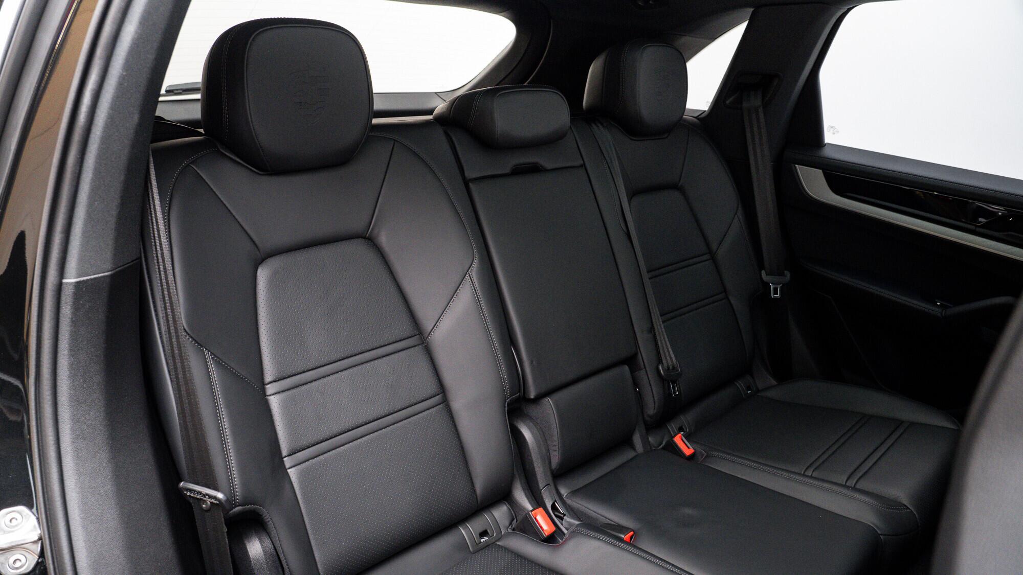 Porsche Cayenne view 20