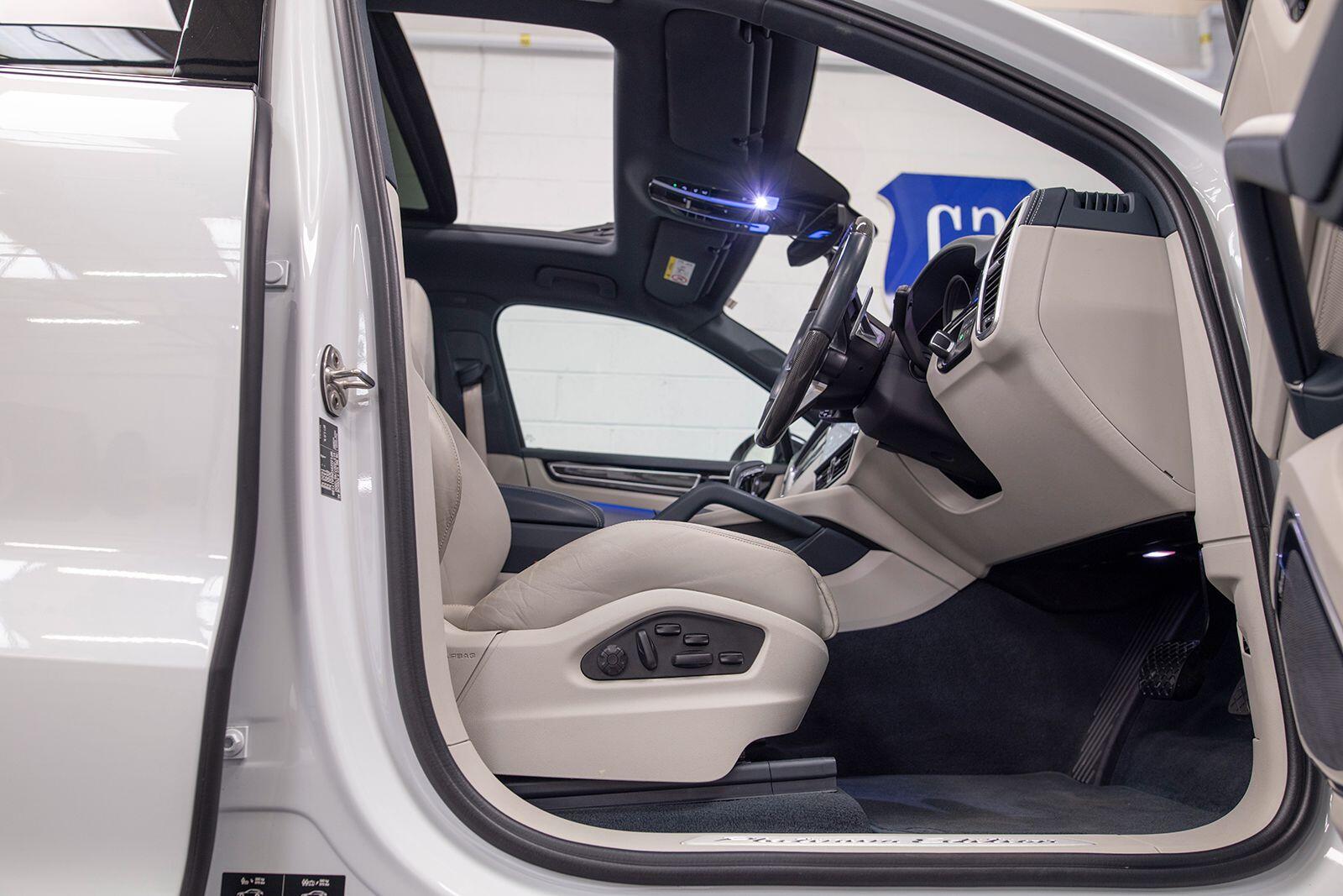 Porsche Cayenne view 14