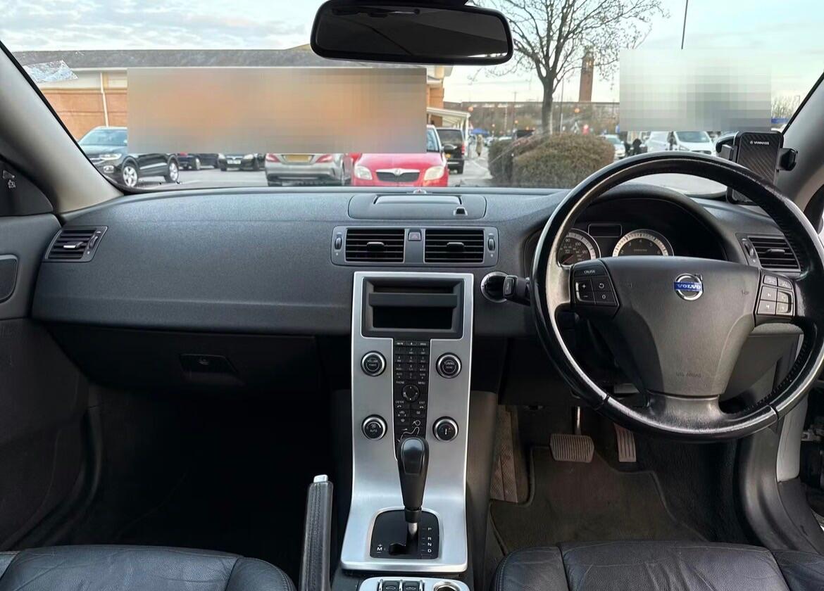 2010 Volvo C70 2.5 T5 SE Lux Geartronic 2dr image 9