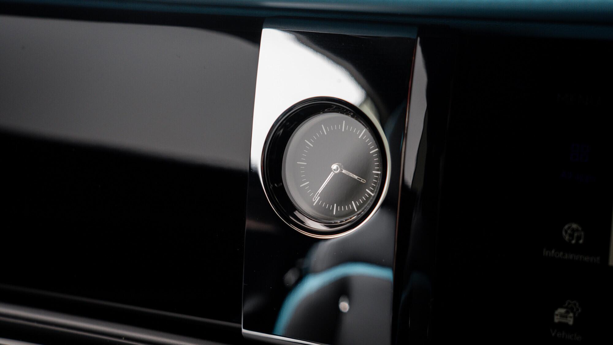 Rolls-Royce Spectre view 43