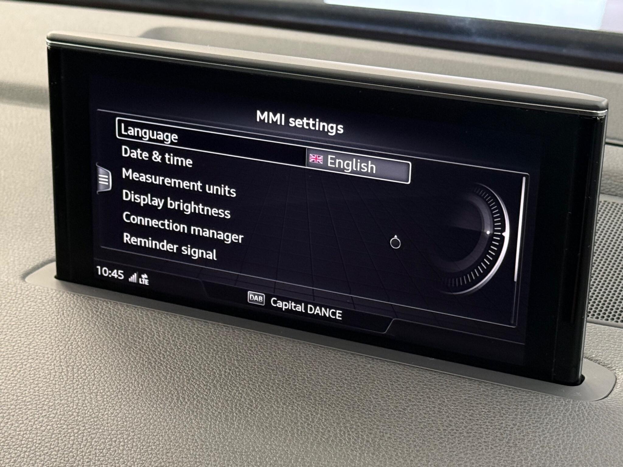 Audi Q7 view 32