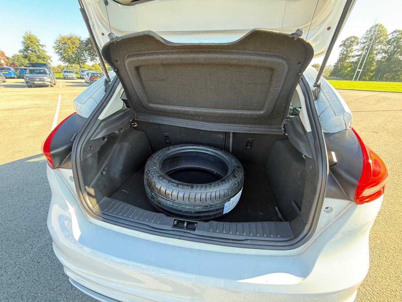 Ford Focus view 31