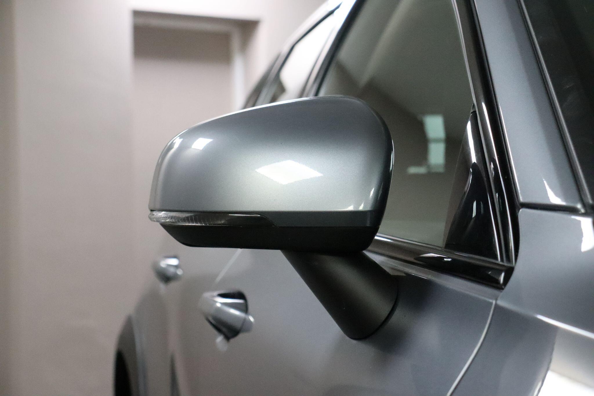 Volvo V60 Cross Country view 33