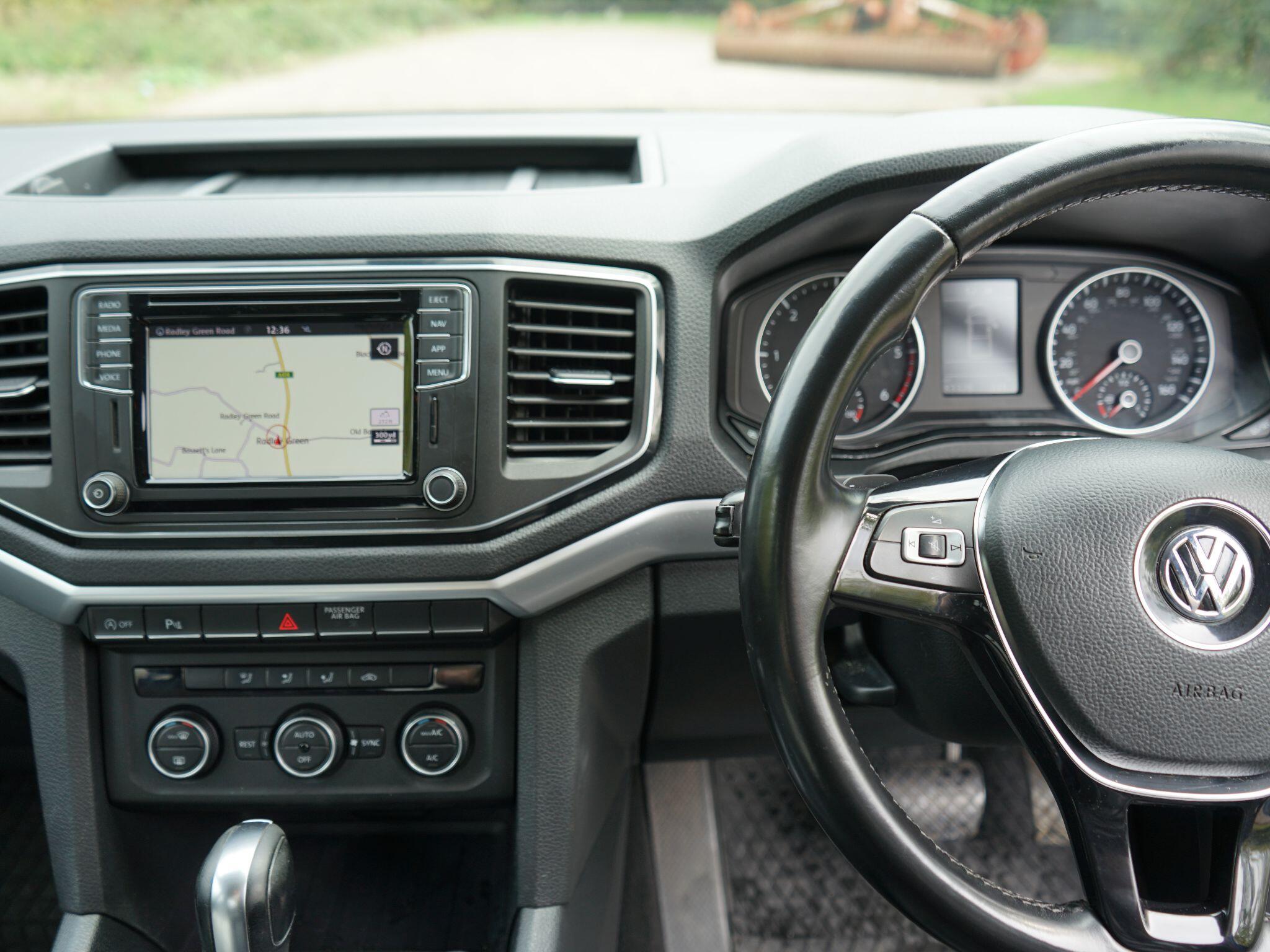 Volkswagen Amarok view 8