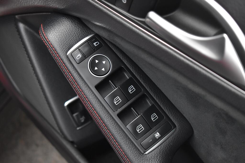Mercedes-Benz Gla view 49