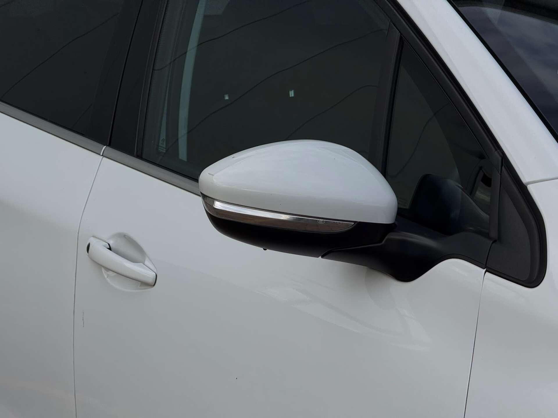 Peugeot 2008 view 12