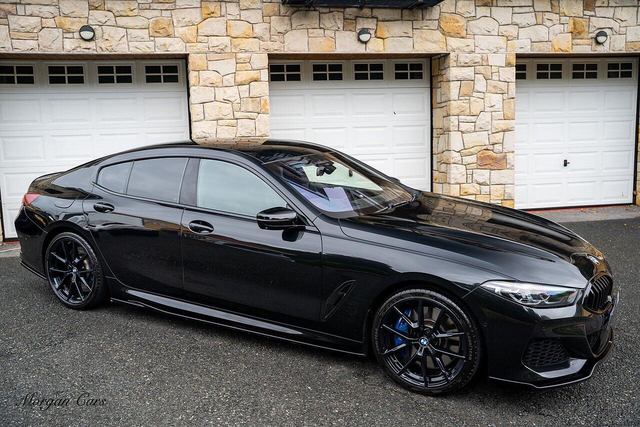 BMW 8 Series view 3