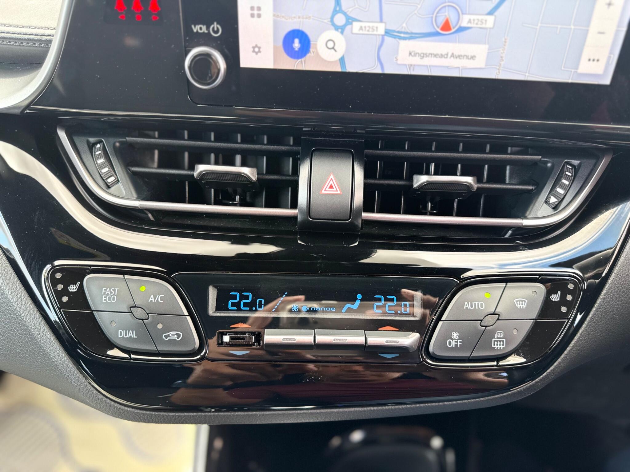 Toyota C-HR view 22