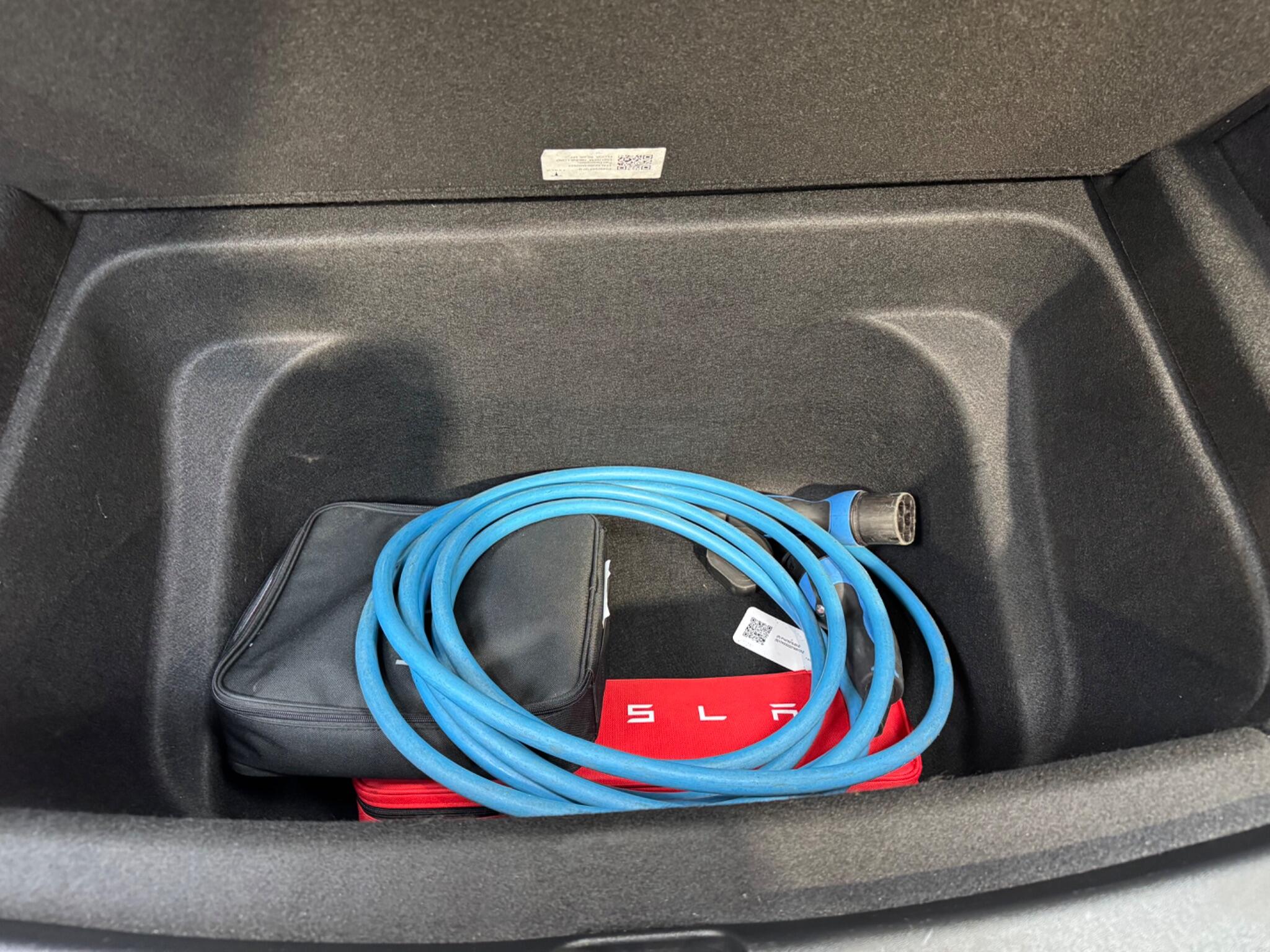 Tesla Model Y view 32