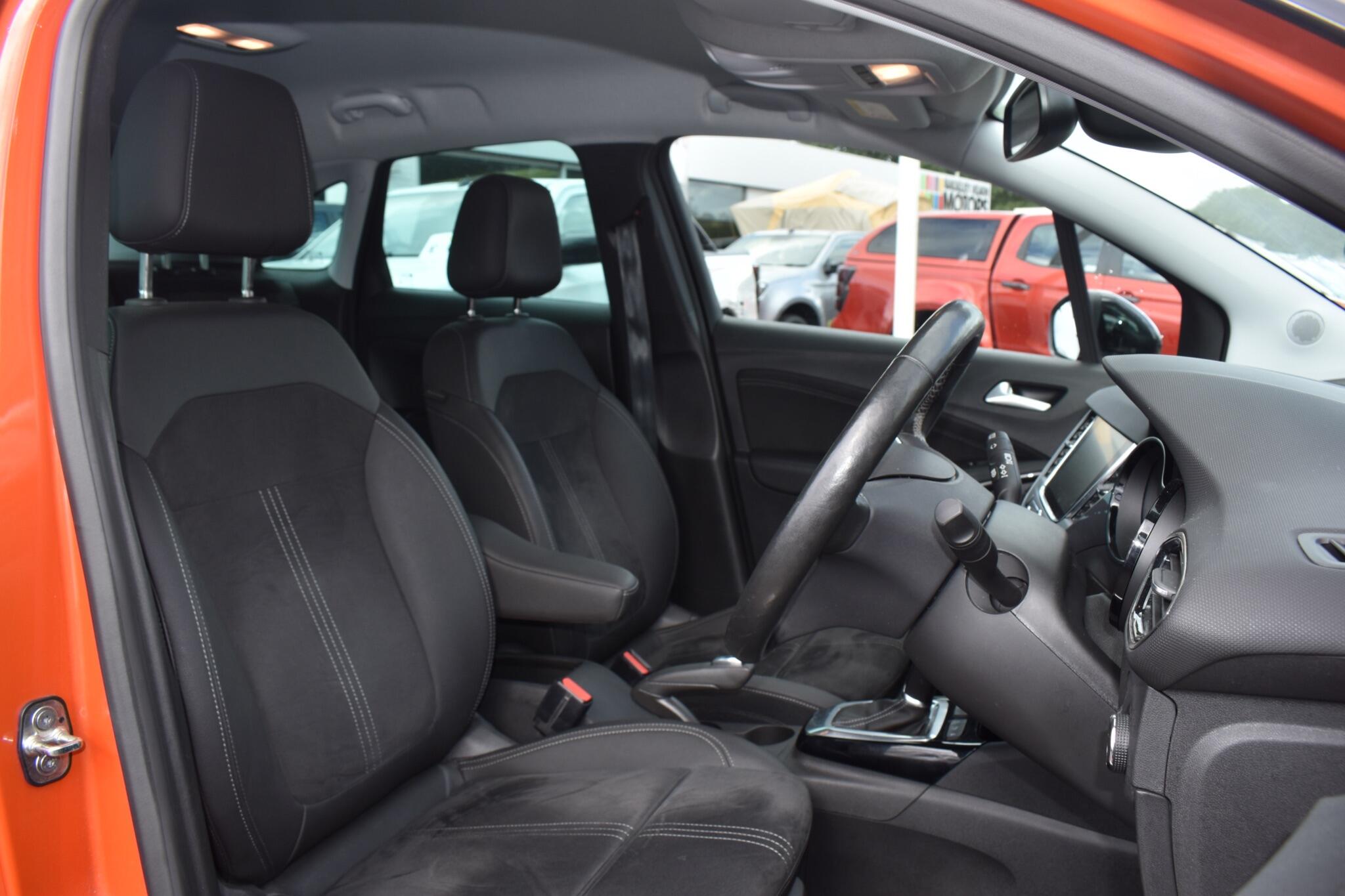 Crossland - 1.5 Turbo D Ultimate Auto Euro 6 (s/s) 5dr - Image 27