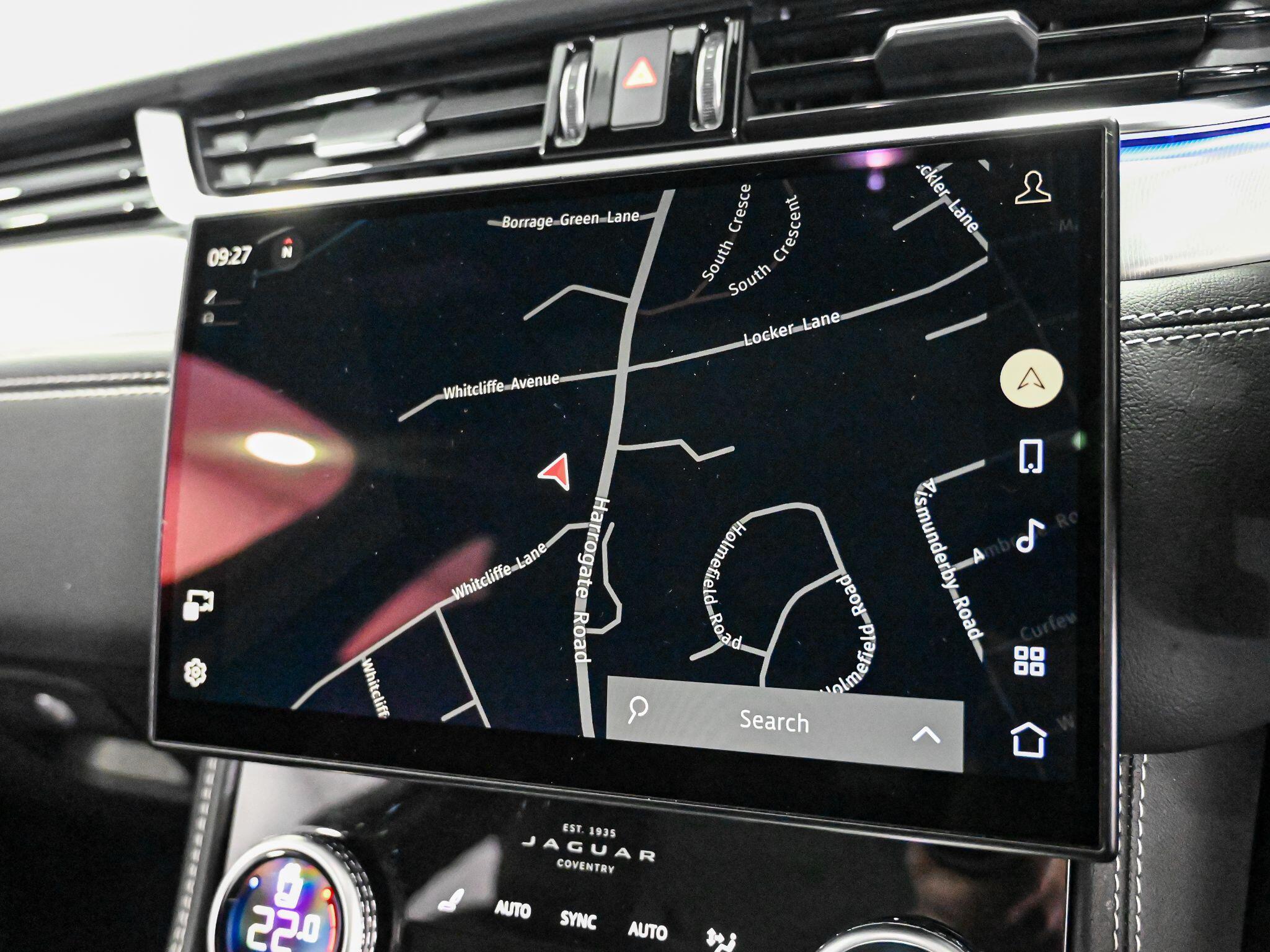 Jaguar F-Pace view 8
