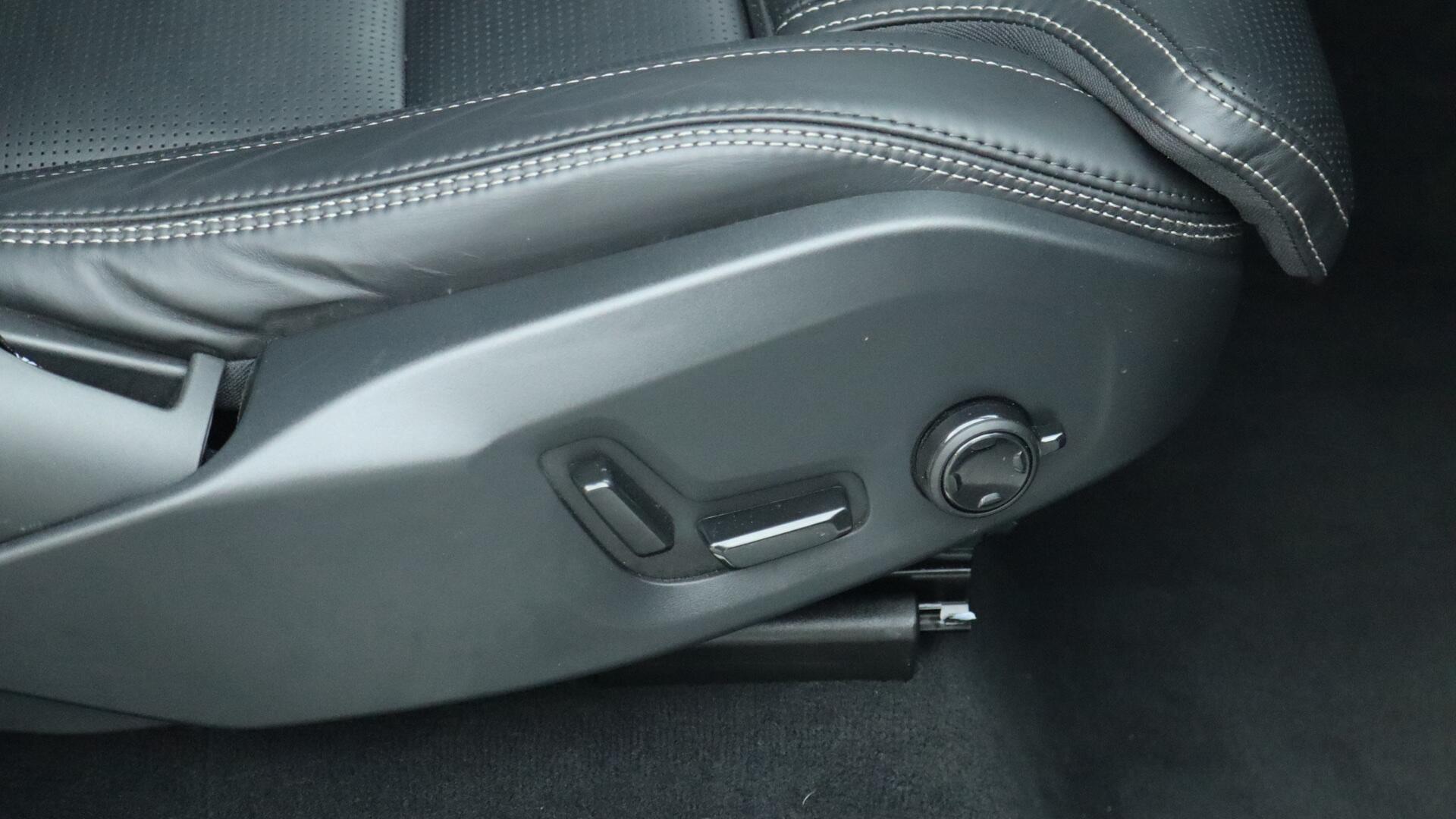 Volvo XC90 view 36