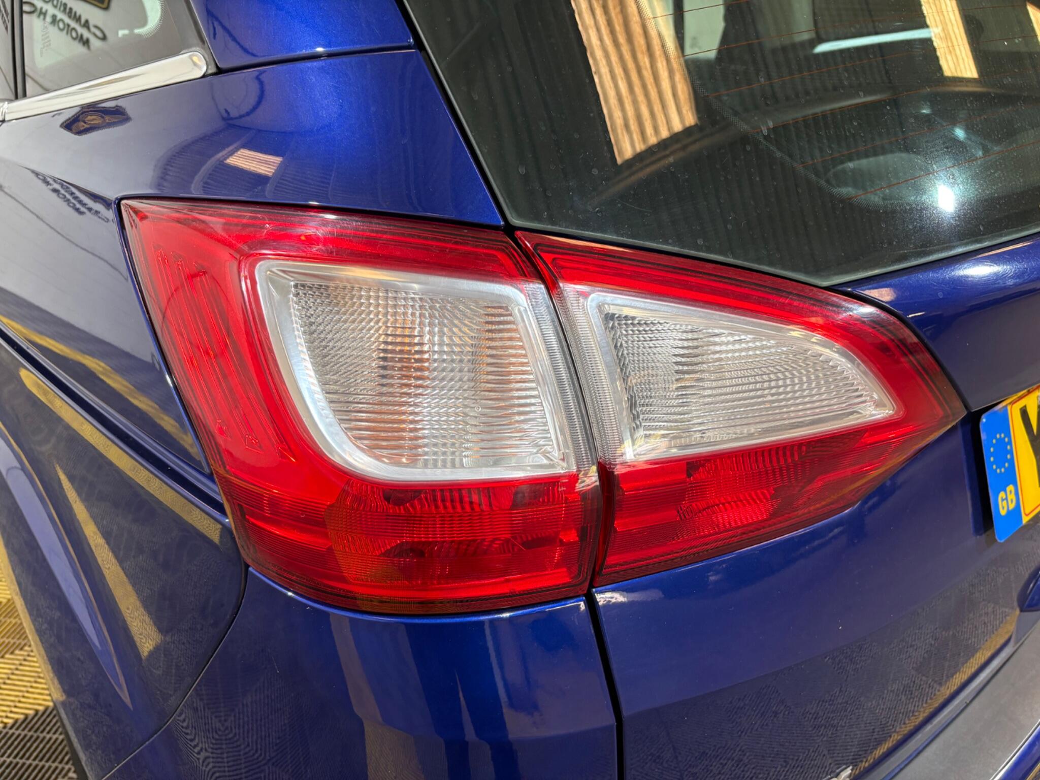 Ford Grand C-Max view 26