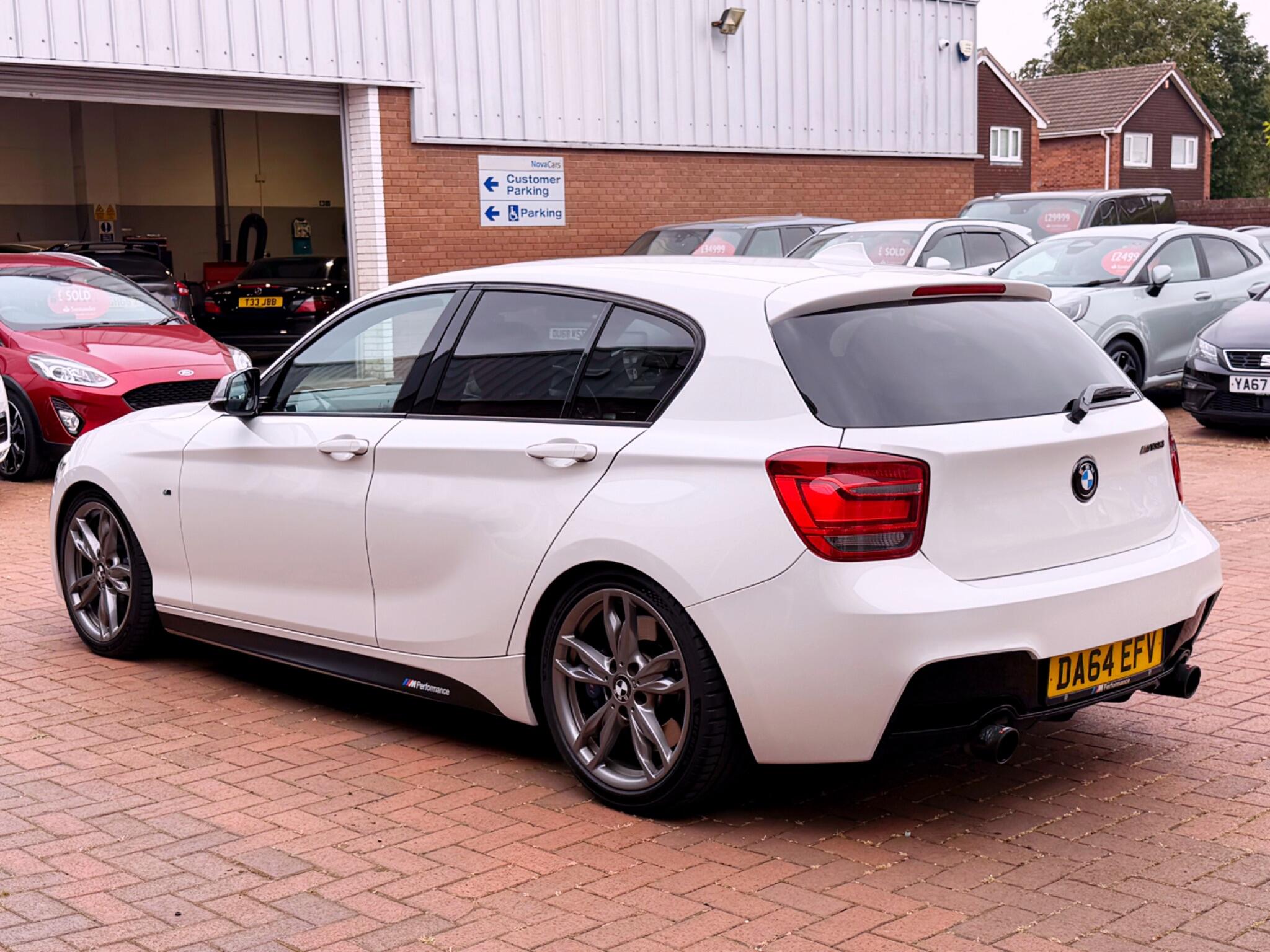 BMW 1 Series view 24