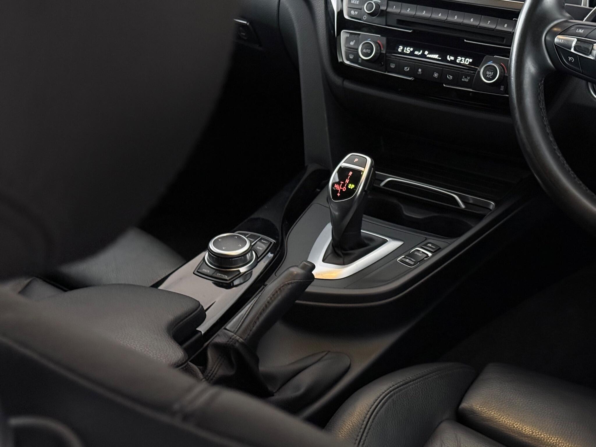 BMW 3 Series view 22