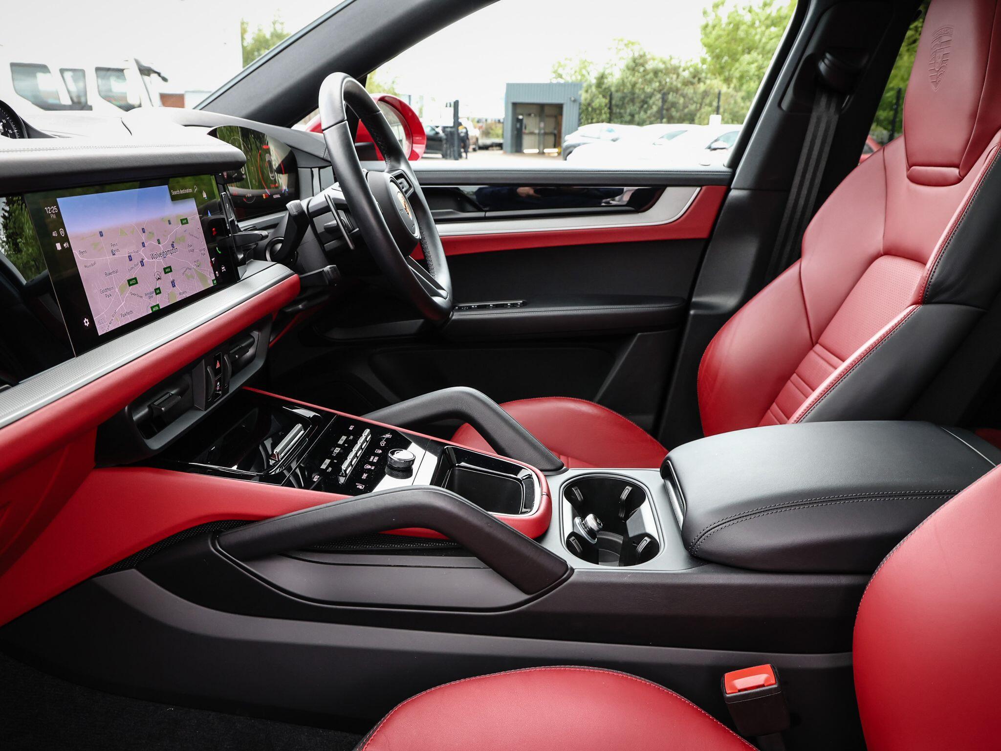Porsche Cayenne view 43