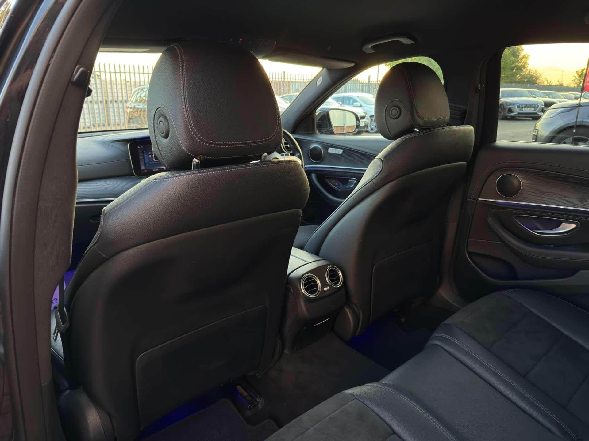 Mercedes-Benz E Class view 34