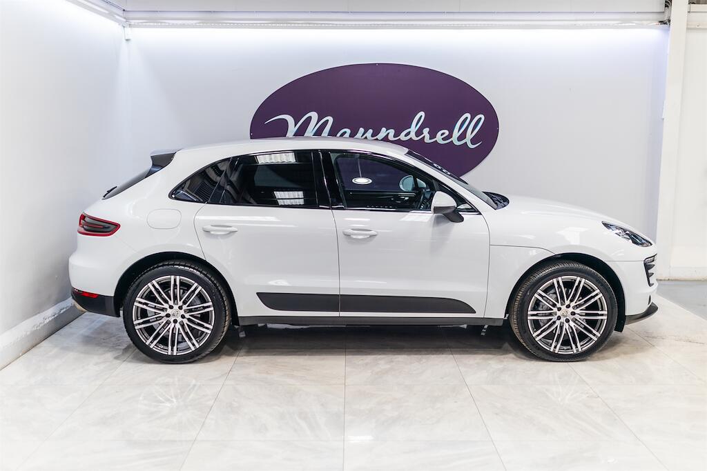 Porsche Macan view 2