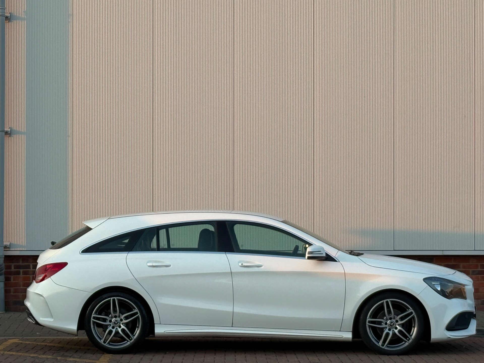 Mercedes-Benz Cla view 10
