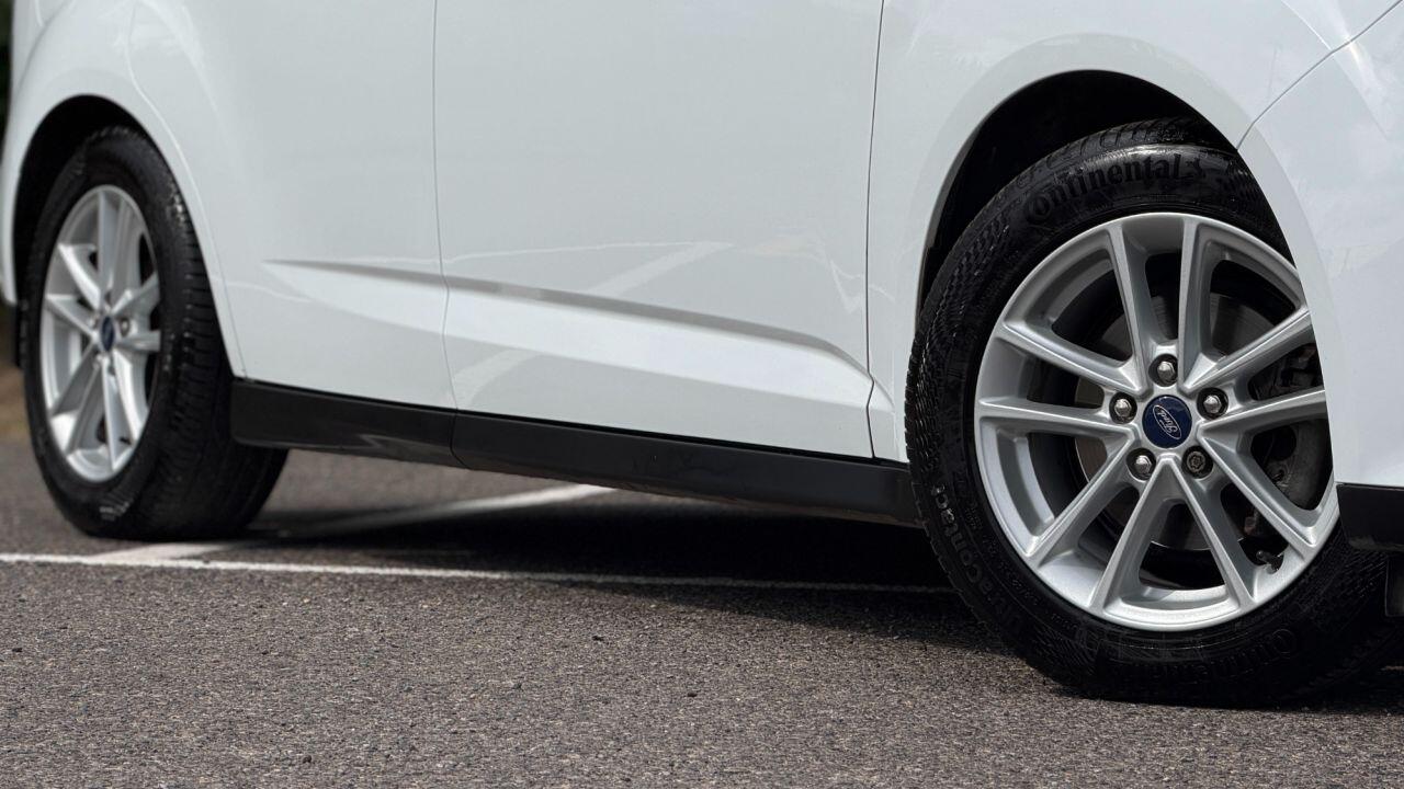 Ford C-Max view 7