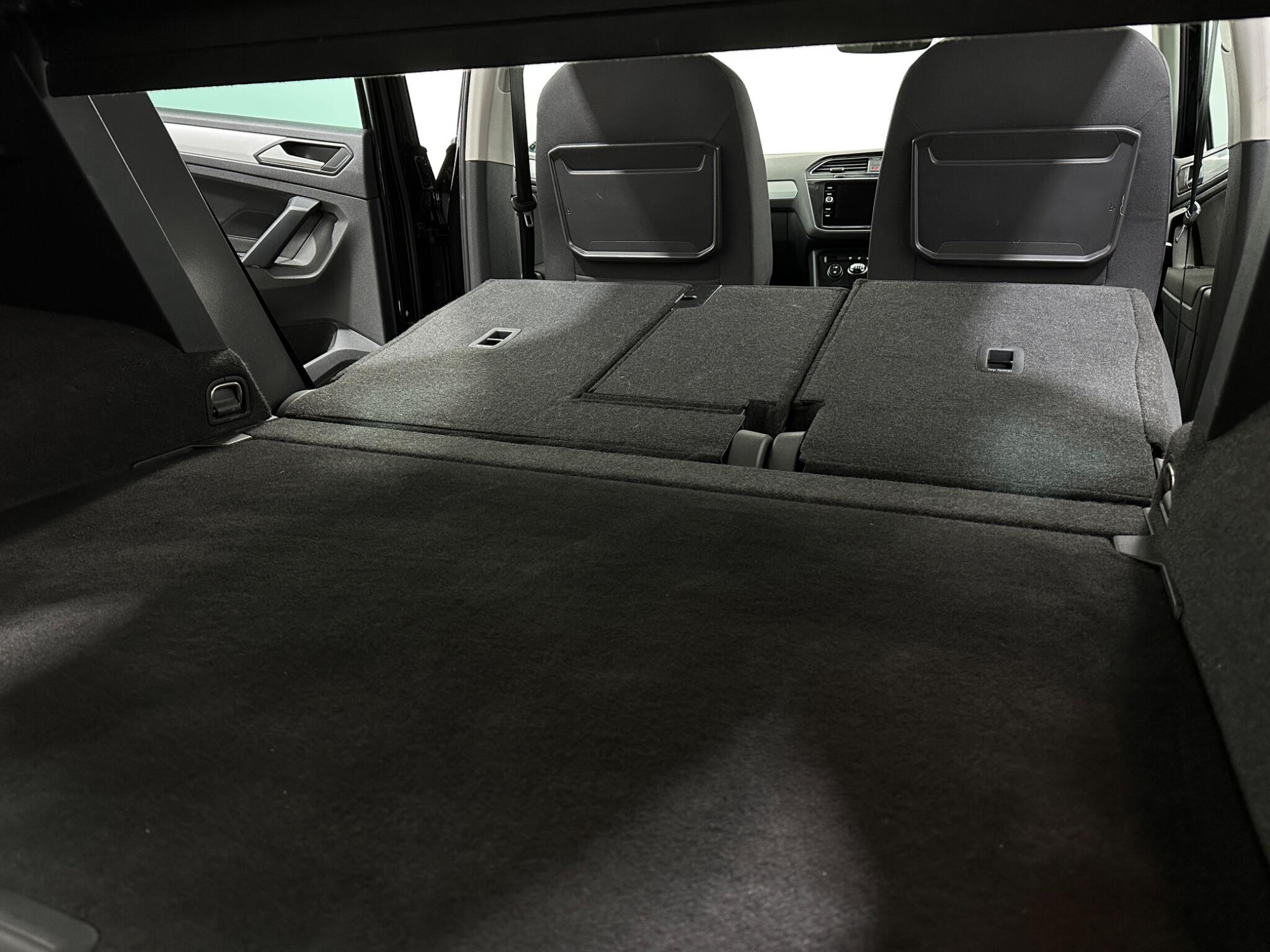 Volkswagen Tiguan view 45