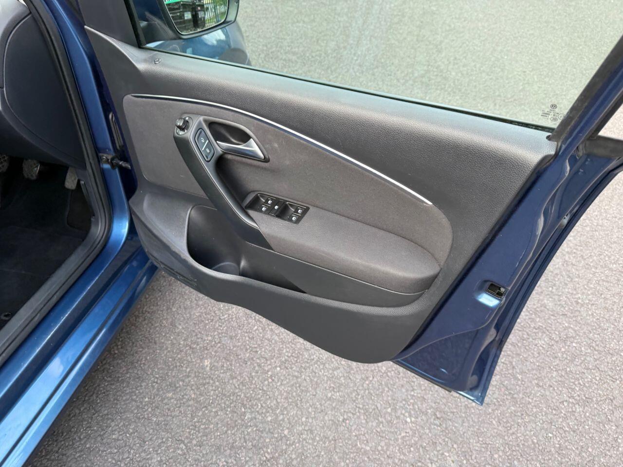Volkswagen Polo view 24
