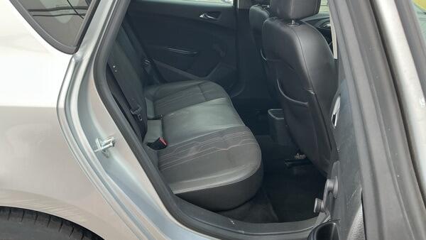 Vauxhall Astra view 7