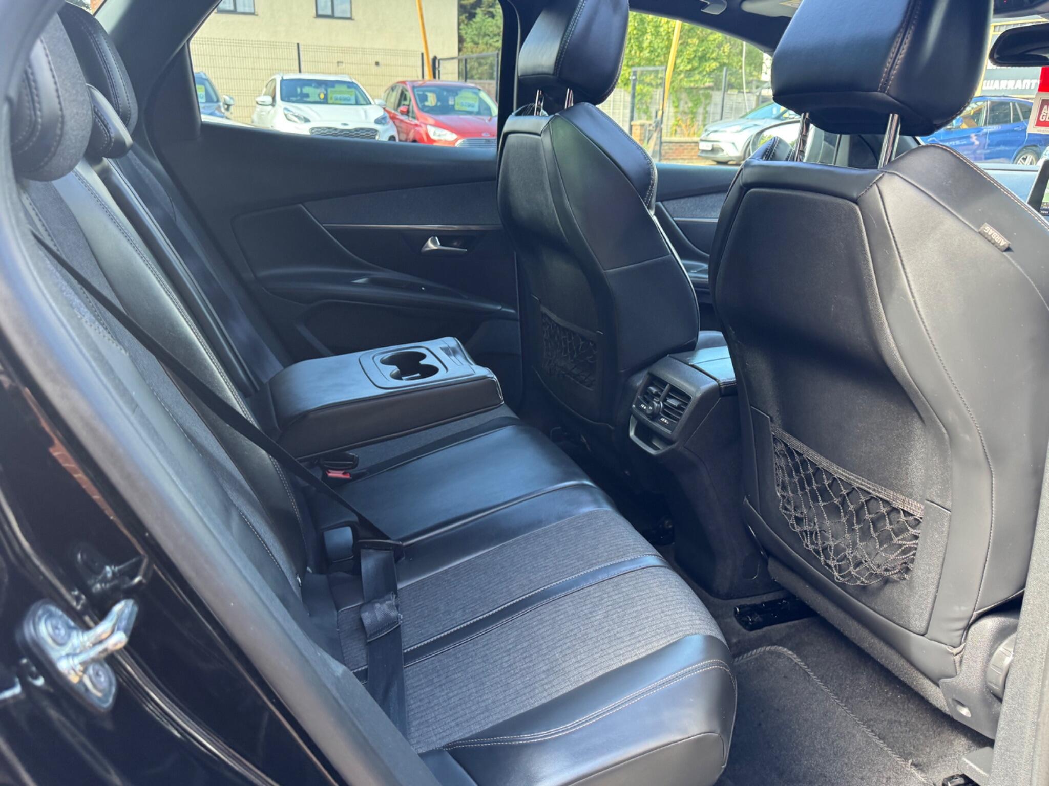 Peugeot 3008 view 13