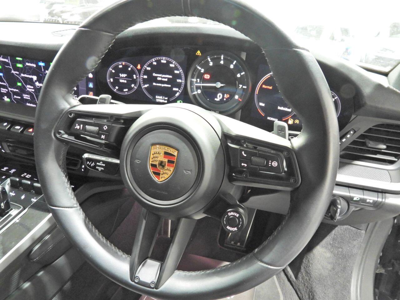 Porsche 911 view 17