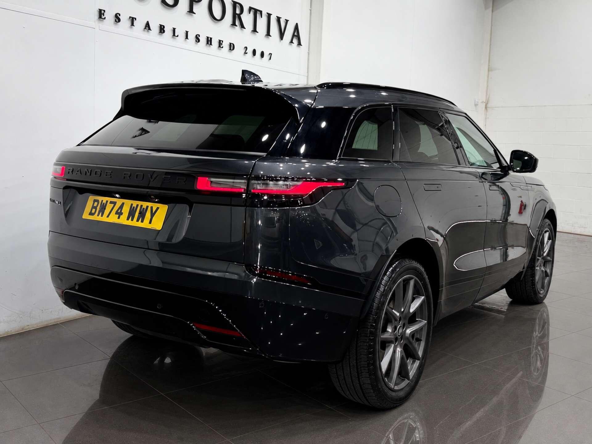 Land Rover Range Rover Velar view 4