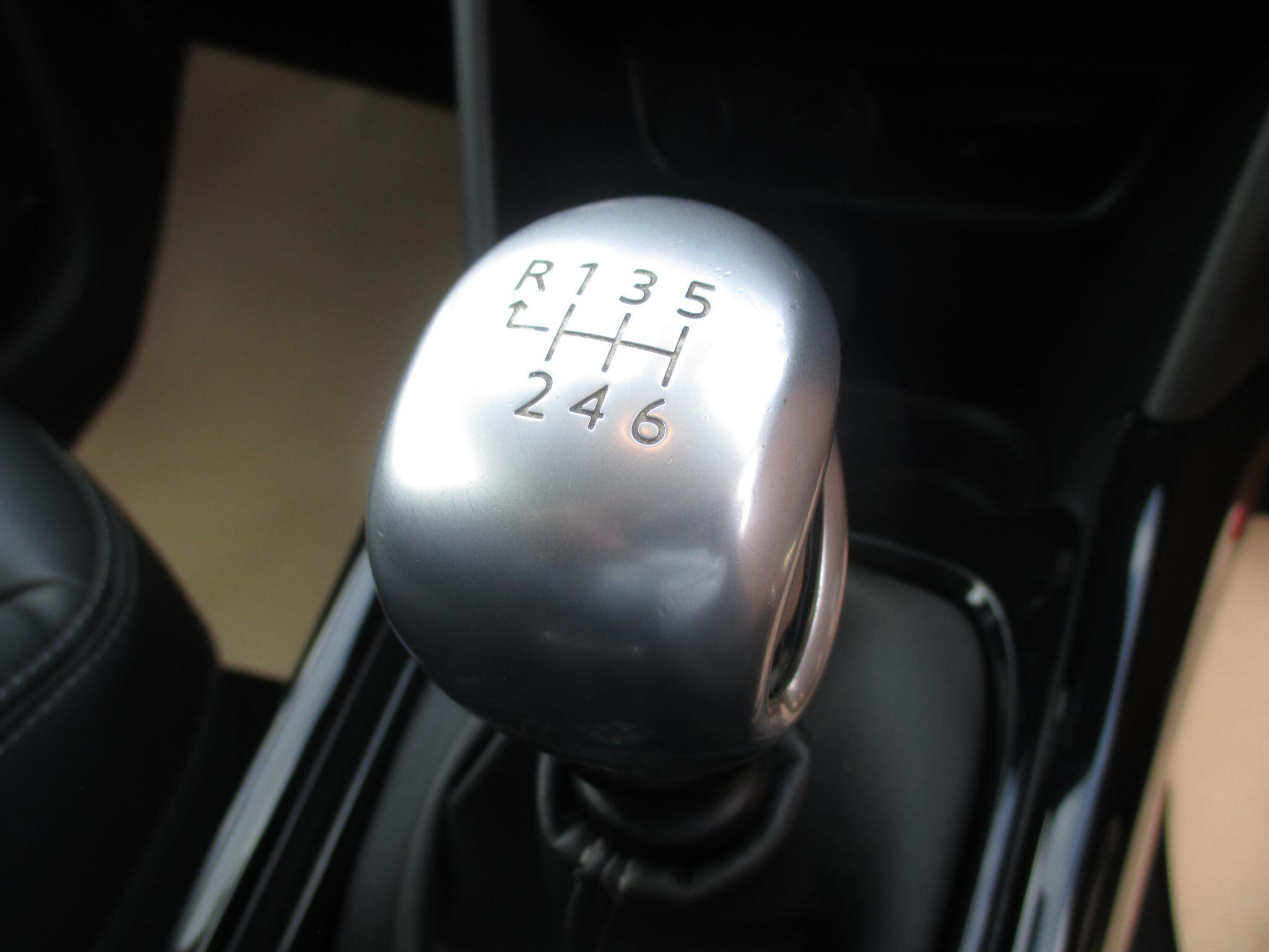 Peugeot 2008 view 42