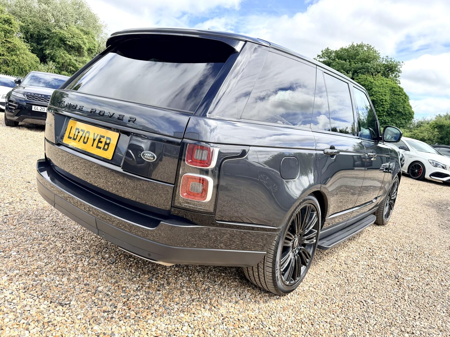 Land Rover Range Rover view 3