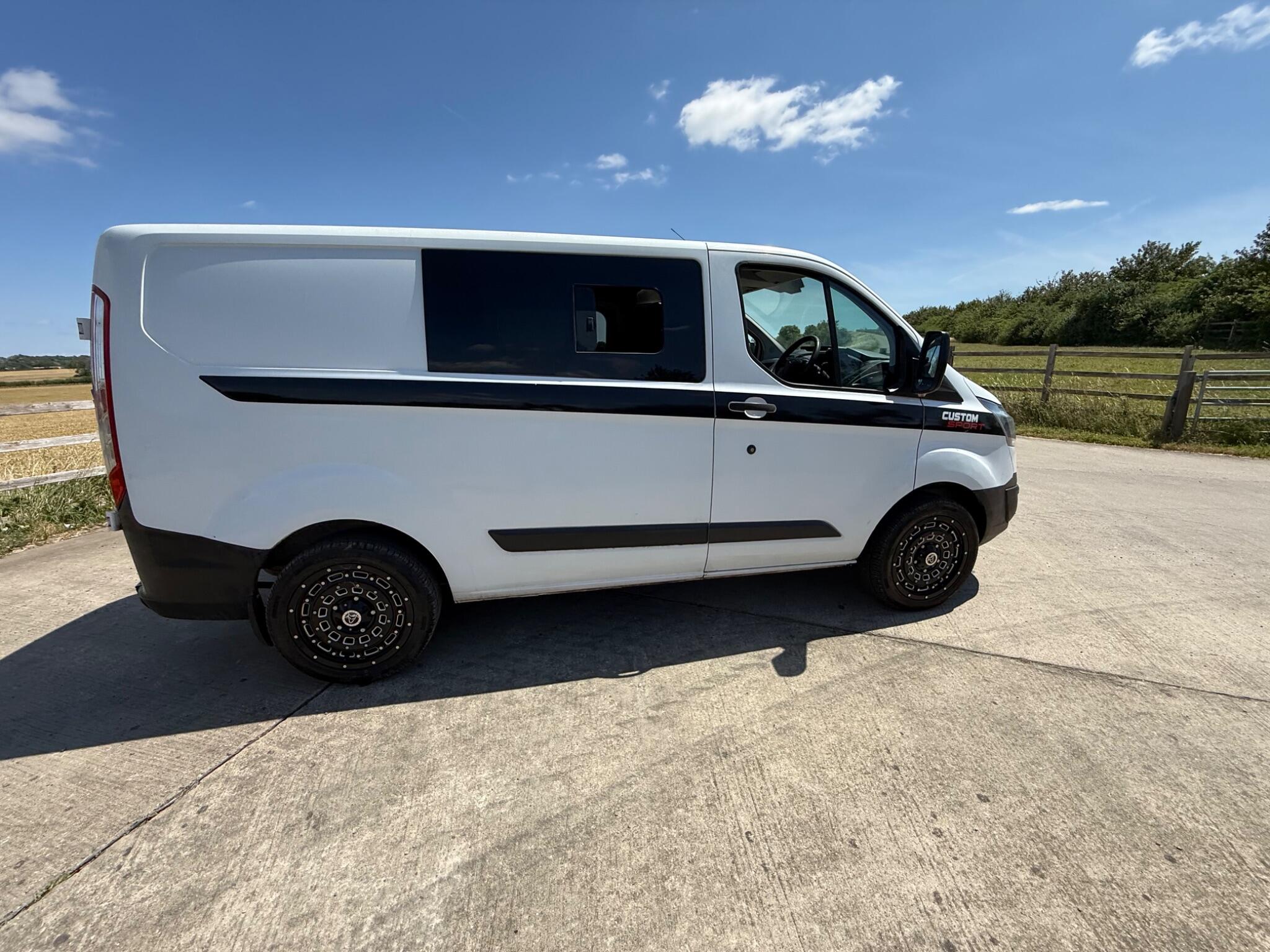 Ford Transit Custom 2.0 TDCi 290 L1 H1 5dr — photo 42 of 84