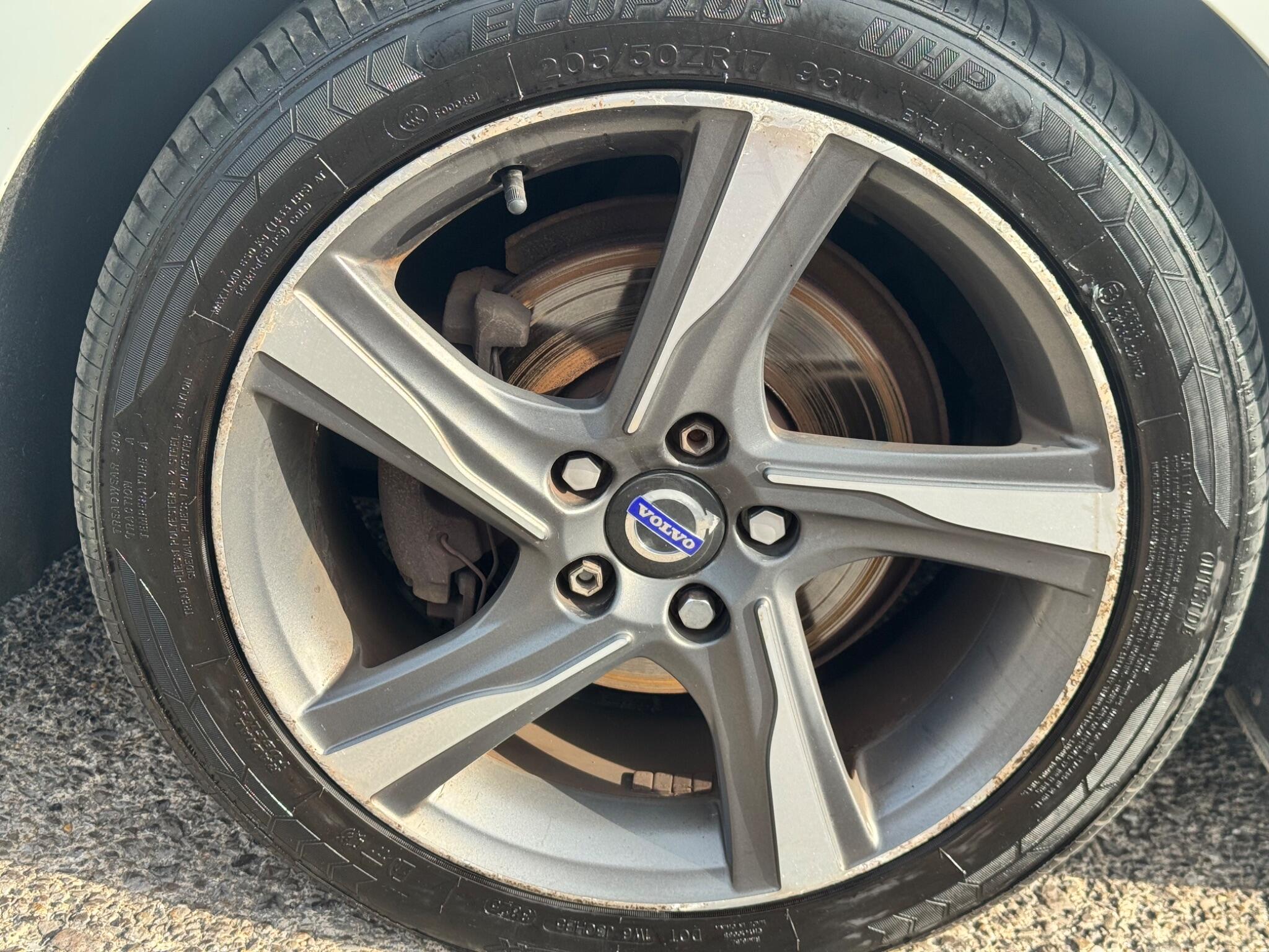 Volvo V40 view 32