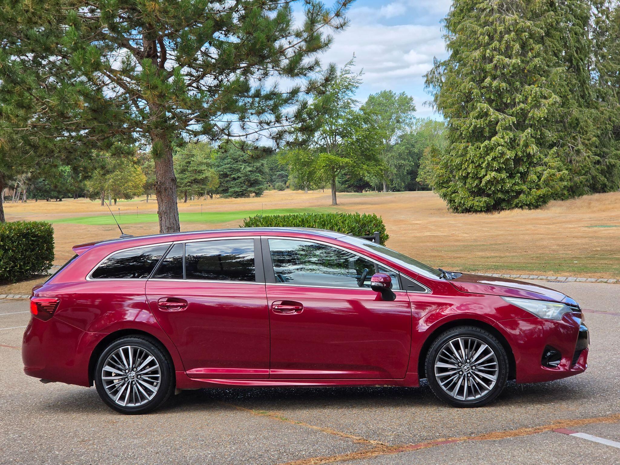 Toyota Avensis view 11