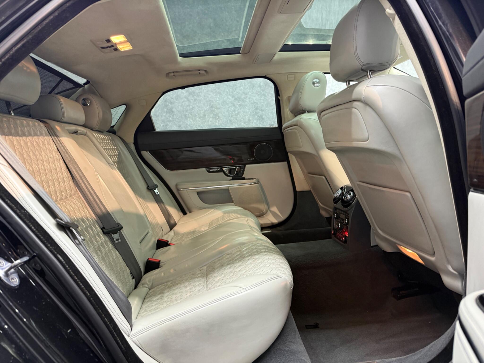 Jaguar XJ view 7