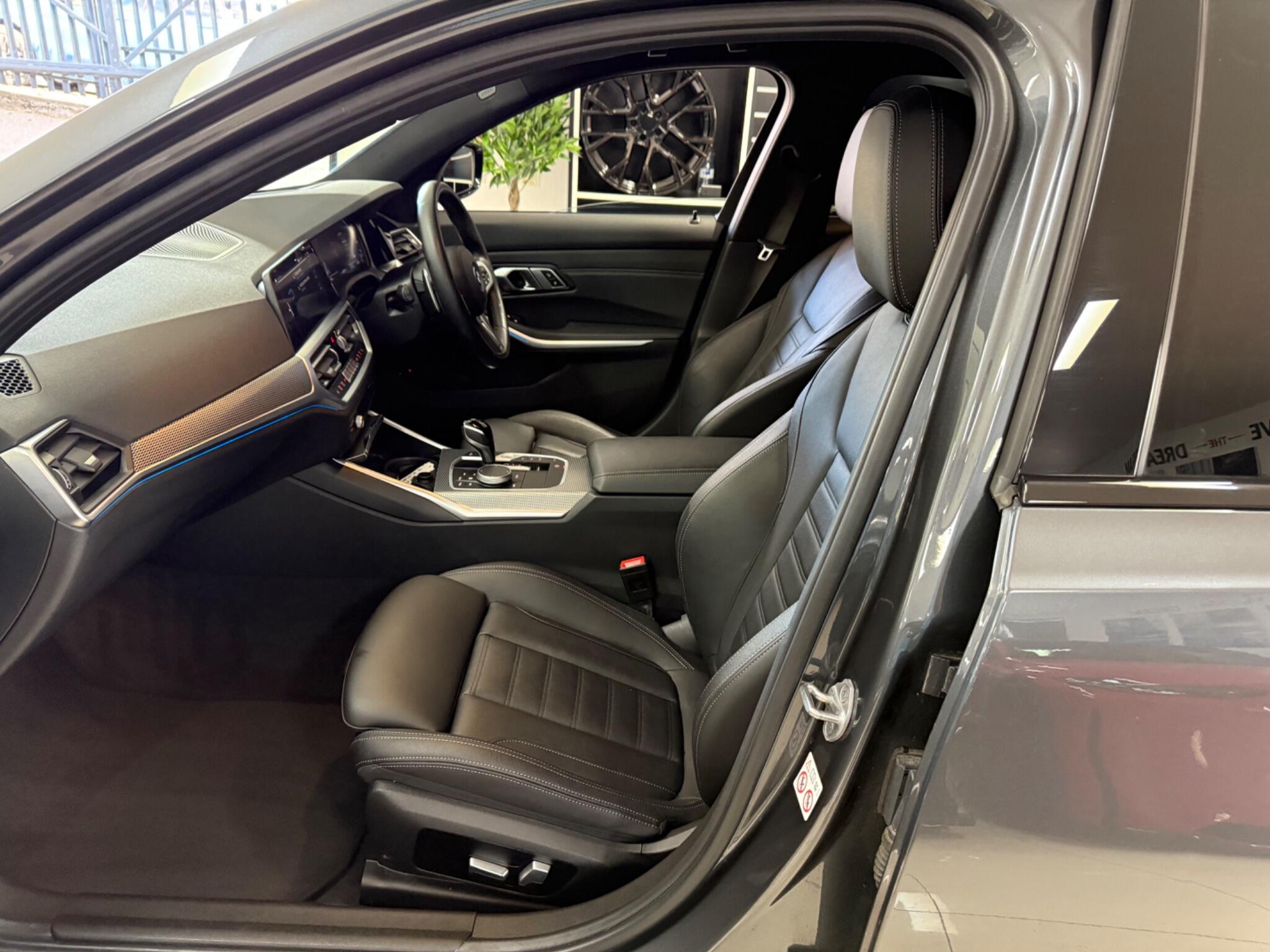 BMW 3 Series view 36