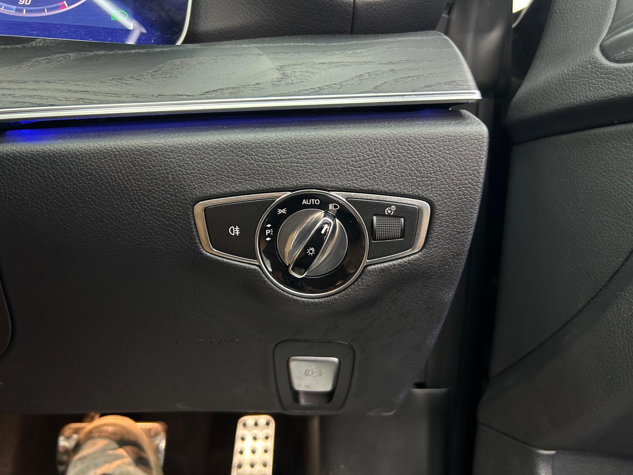 Mercedes-Benz E Class view 31